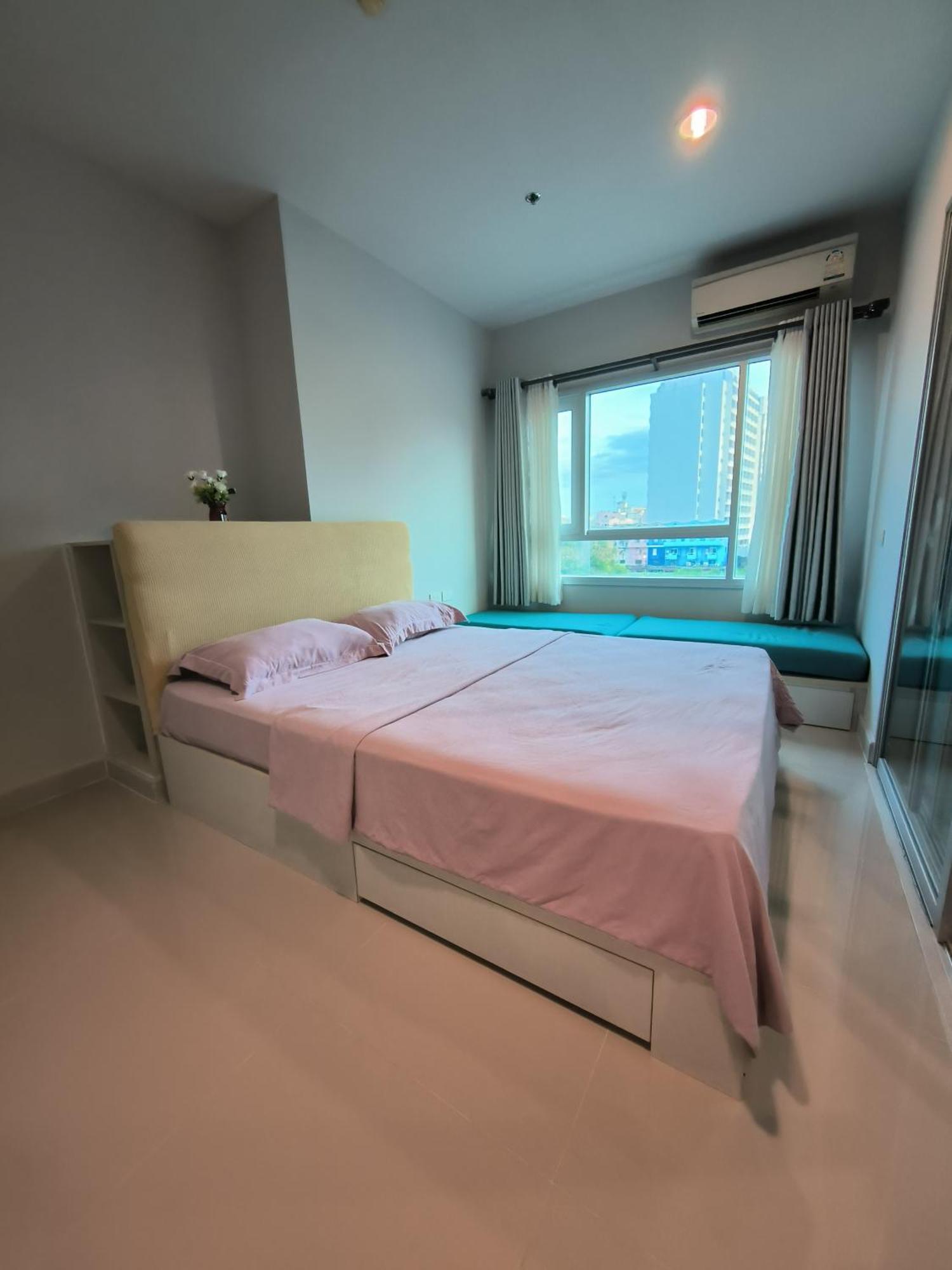 Centric Sea Pattaya Bed and Breakfast Buitenkant foto