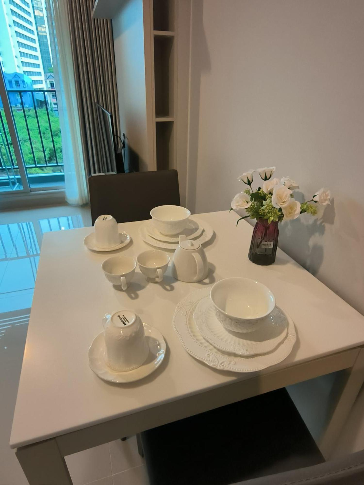 Centric Sea Pattaya Bed and Breakfast Buitenkant foto